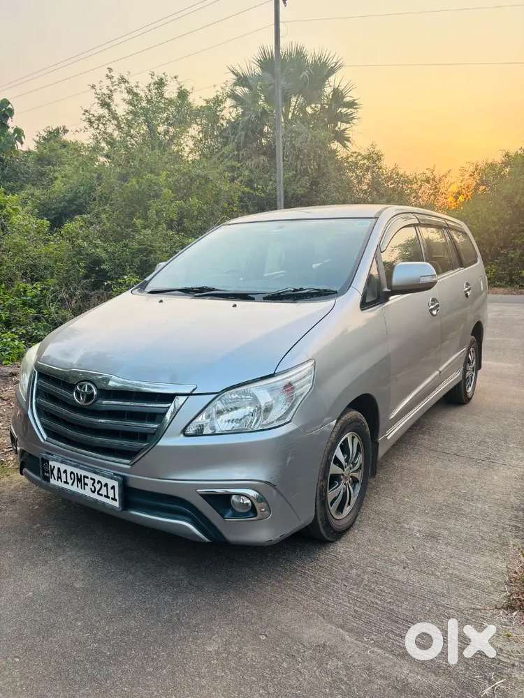 Toyota Innova 2015