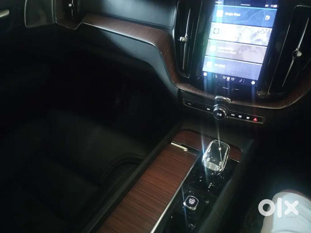 Volvo Xc60 2024 Petrol 4220 Km Driven