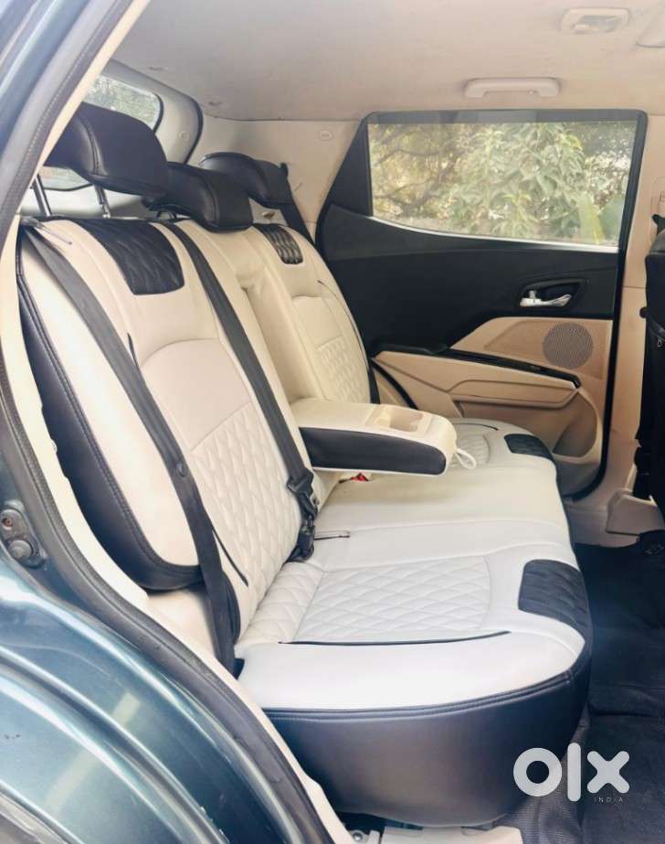 Mahindra Xuv300 W8 (o) 1.5 Diesel Amt, 2019, Diesel