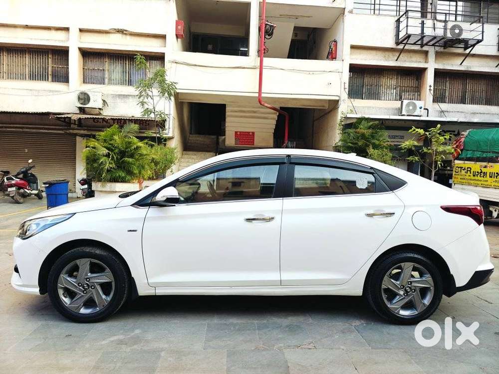 Hyundai Verna 1.5 Sx Ivt, 2022, Petrol