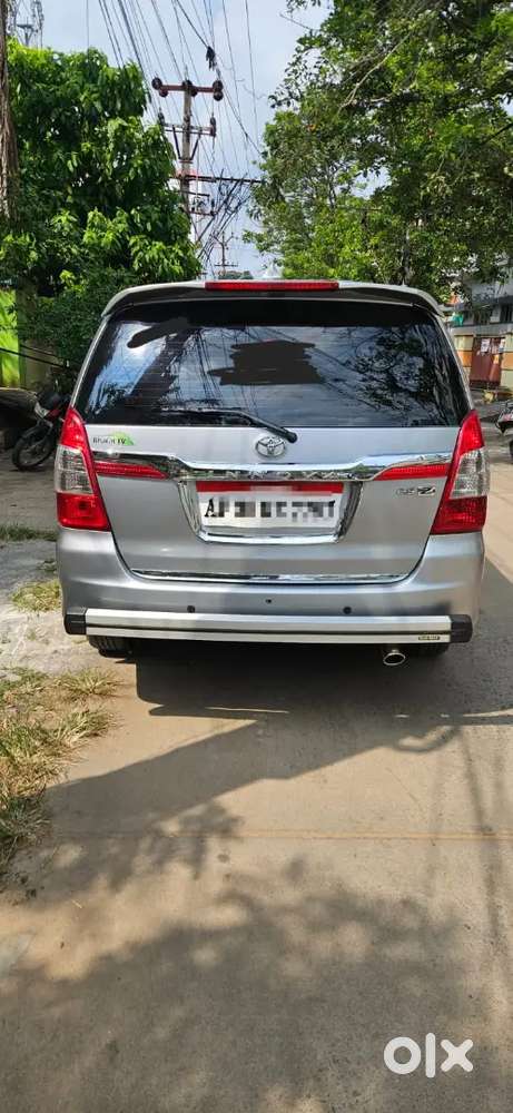 Toyota Innova 2015 Diesel Manual 283000 Km Driven
