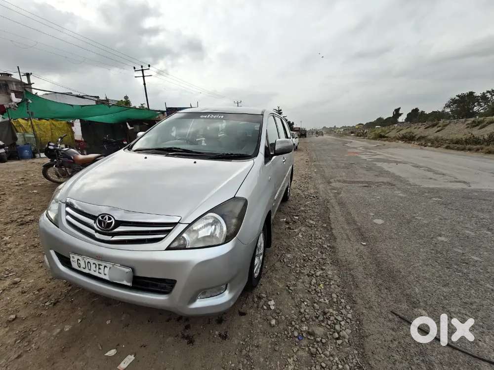 Toyota Innova 2011 Diesel Well Maintained