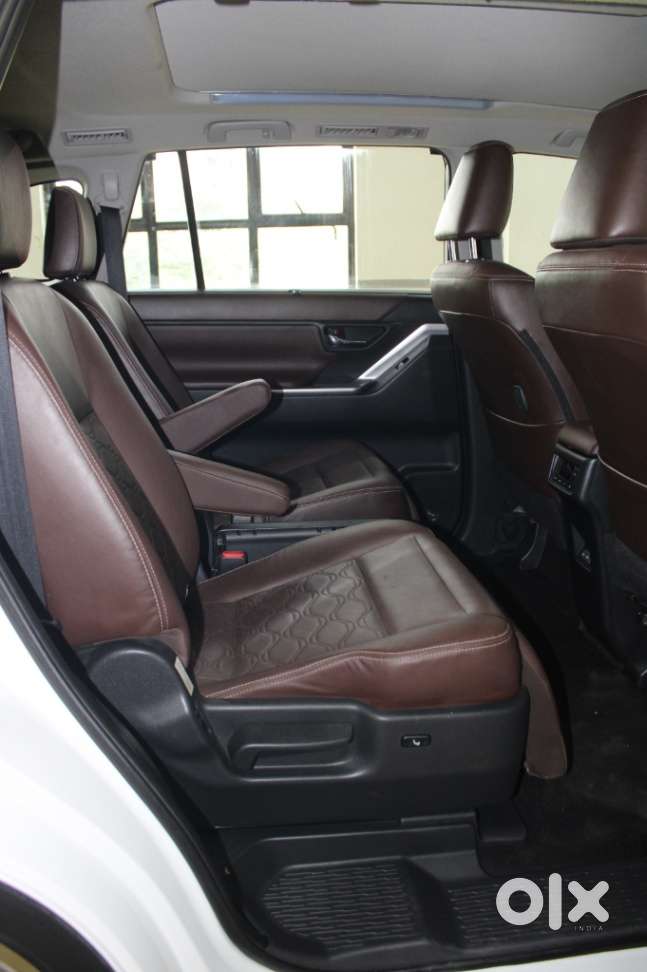 Toyota Innova Hycross 2.0 Zx Hybrid 7 Str, 2024, Petrol