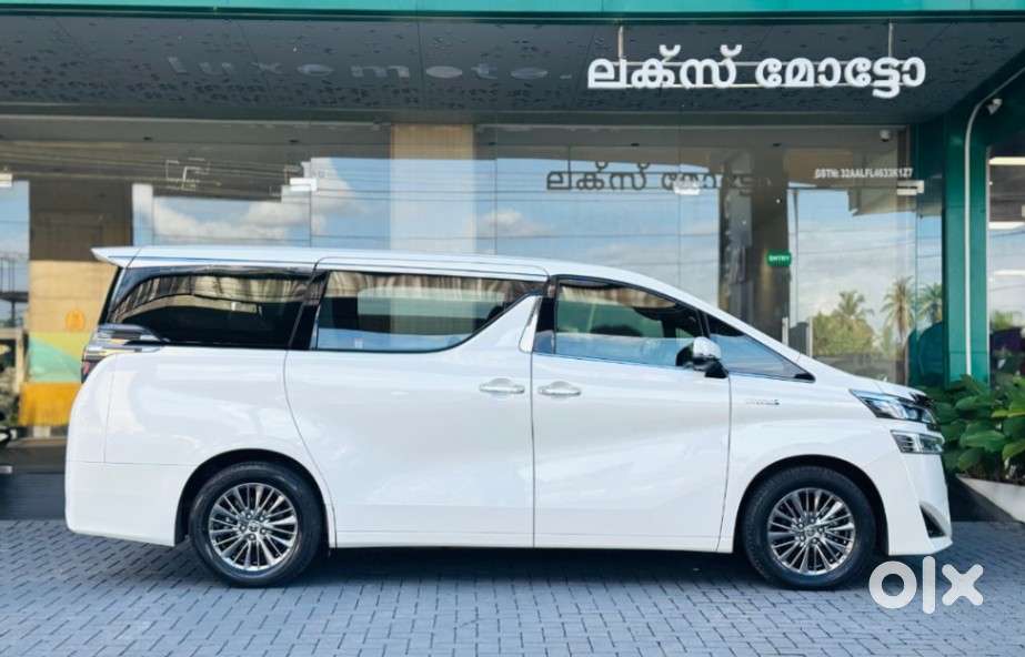 Toyota Vellfire Vip – Executive Lounge, 2022, Petrol