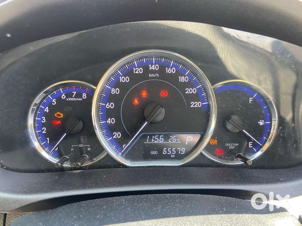 Toyota Yaris V Cvt, 2019, Petrol