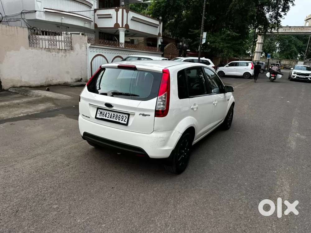 Ford Figo, 2015, Petrol
