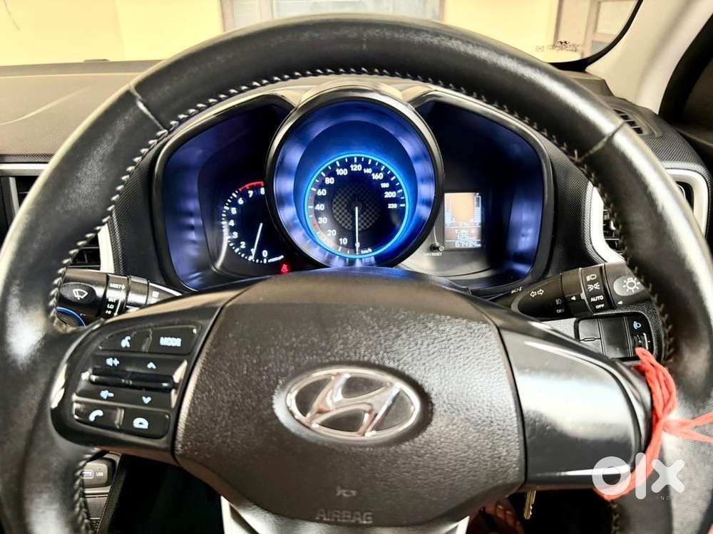 Hyundai Venue 2021 Petrol 67000 Km Driven