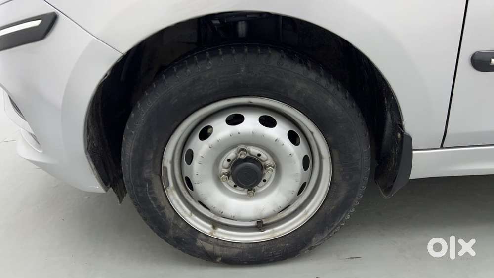 Tata Tigor Xe, 2022, Petrol