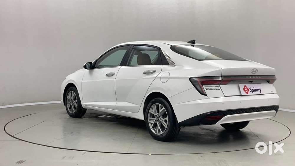 Hyundai Verna 1.5 Sx Petrol Mt, 2023, Petrol