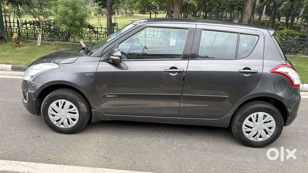 Maruti Suzuki Swift Vxi + Manual, 2016, Petrol