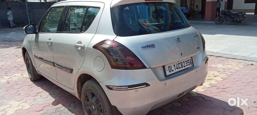 Maruti Suzuki Swift Vxi + Manual, 2015, Petrol