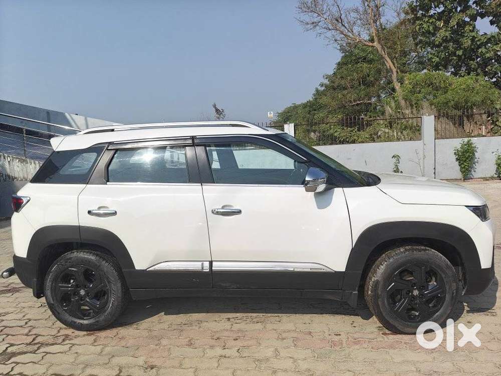 Maruti Suzuki Brezza 1.5 Zxi At Smart Hybrid, 2023, Petrol