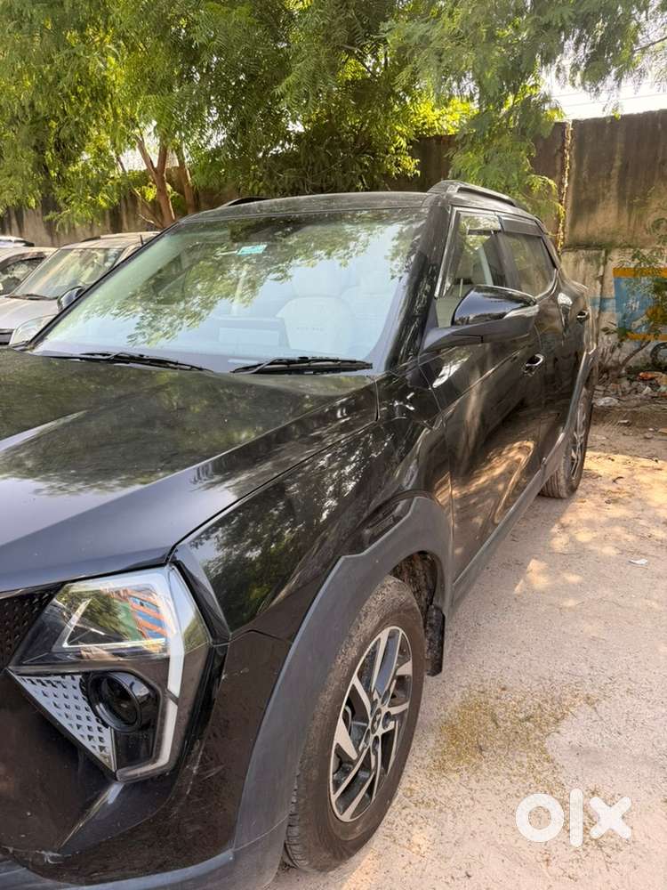 Mahindra Xuv300 Ax5l 2025