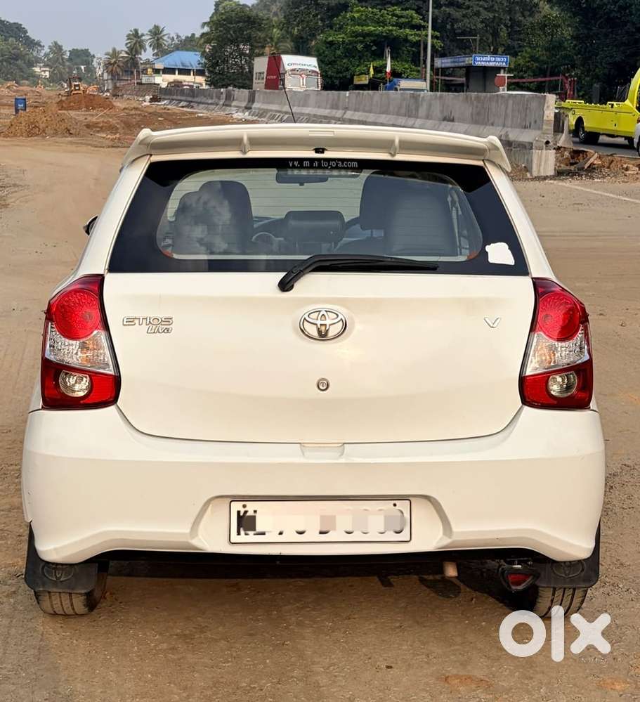 Toyota Etios Liva 1.2 V, 2016, Petrol