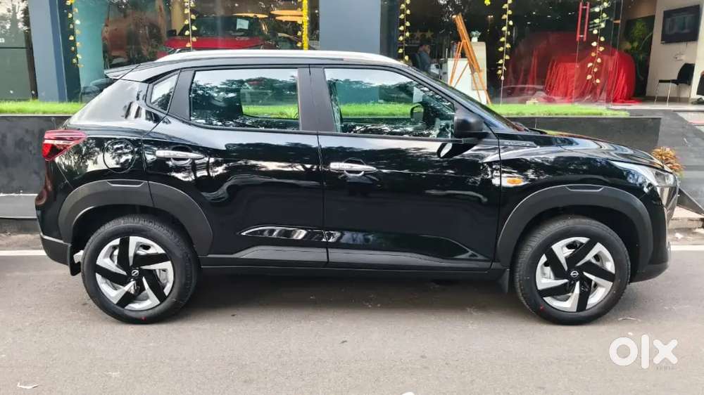 Nissan Magnite1.0 Visa Plus Black  2025 Petrol Well Maintained