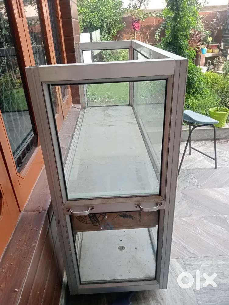 Shop counter