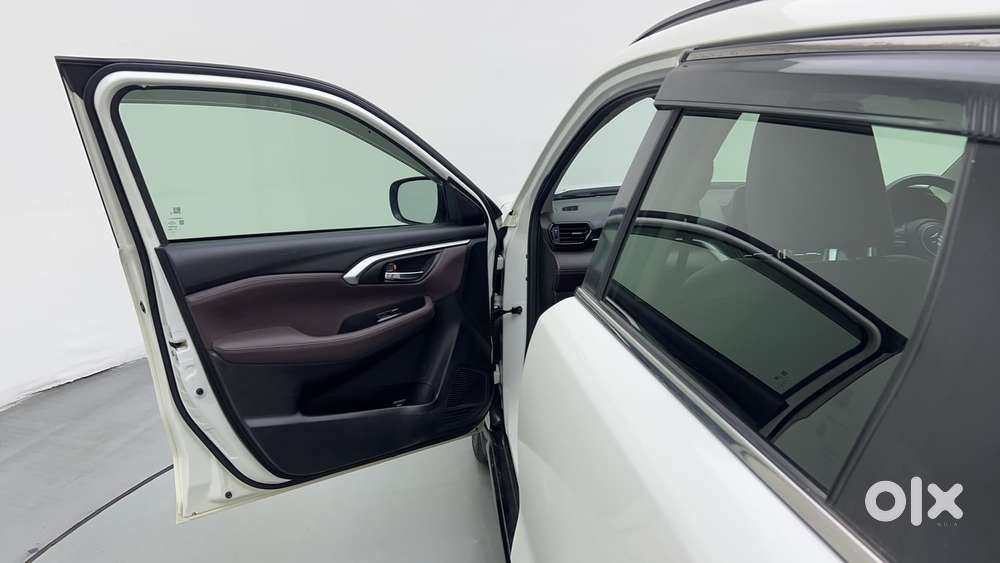 Maruti Suzuki Grand Vitara 1.5 Alpha Smart Hybrid At, 2022, Petrol