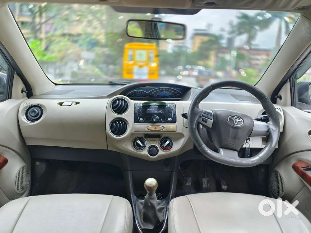 Toyota Etios Liva V Limited, 2014, Petrol