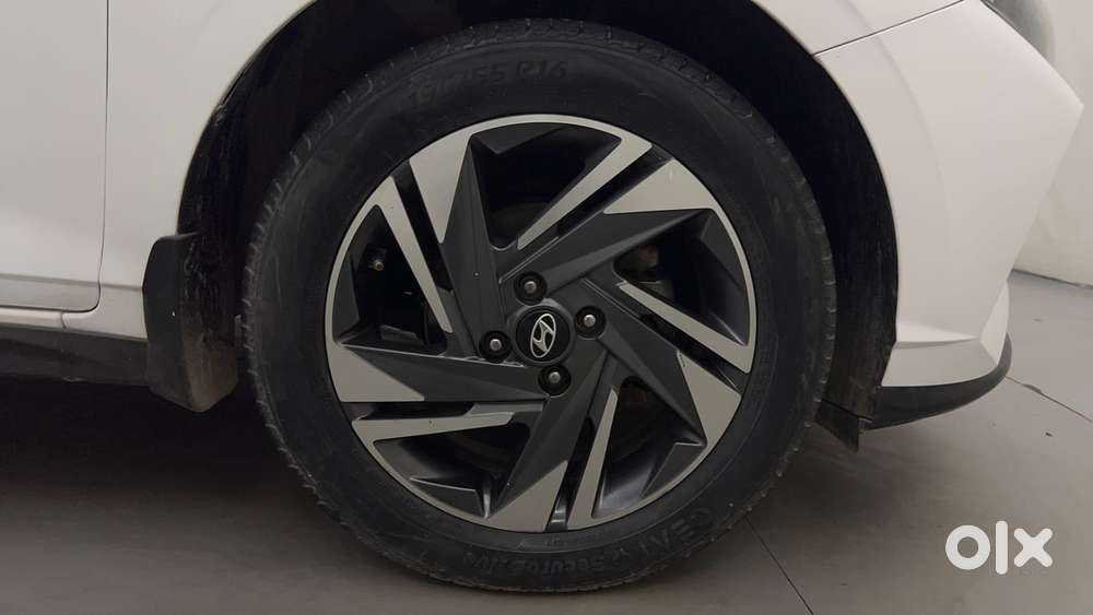 Hyundai New I20 1.2 Asta (o) Ivt, 2023, Petrol