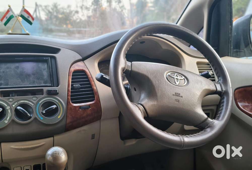 Toyota Innova 2004-2011 2.5 V Diesel 8-seater, 2007, Diesel