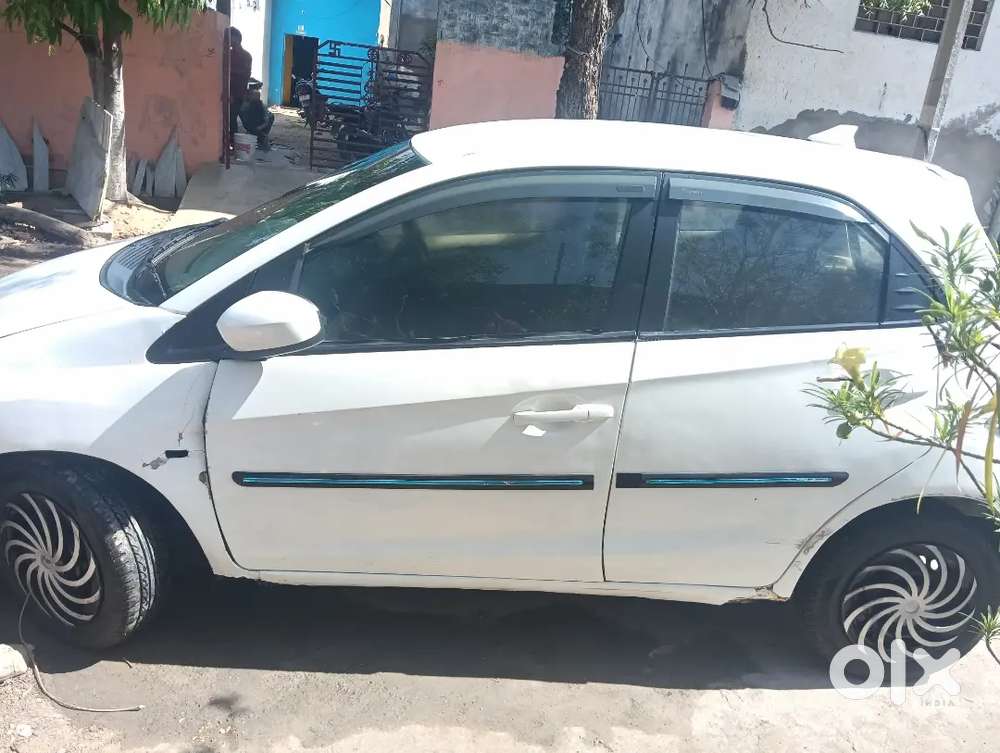 Honda Brio Welcondition Charon Power Window Power Steering Chilled
