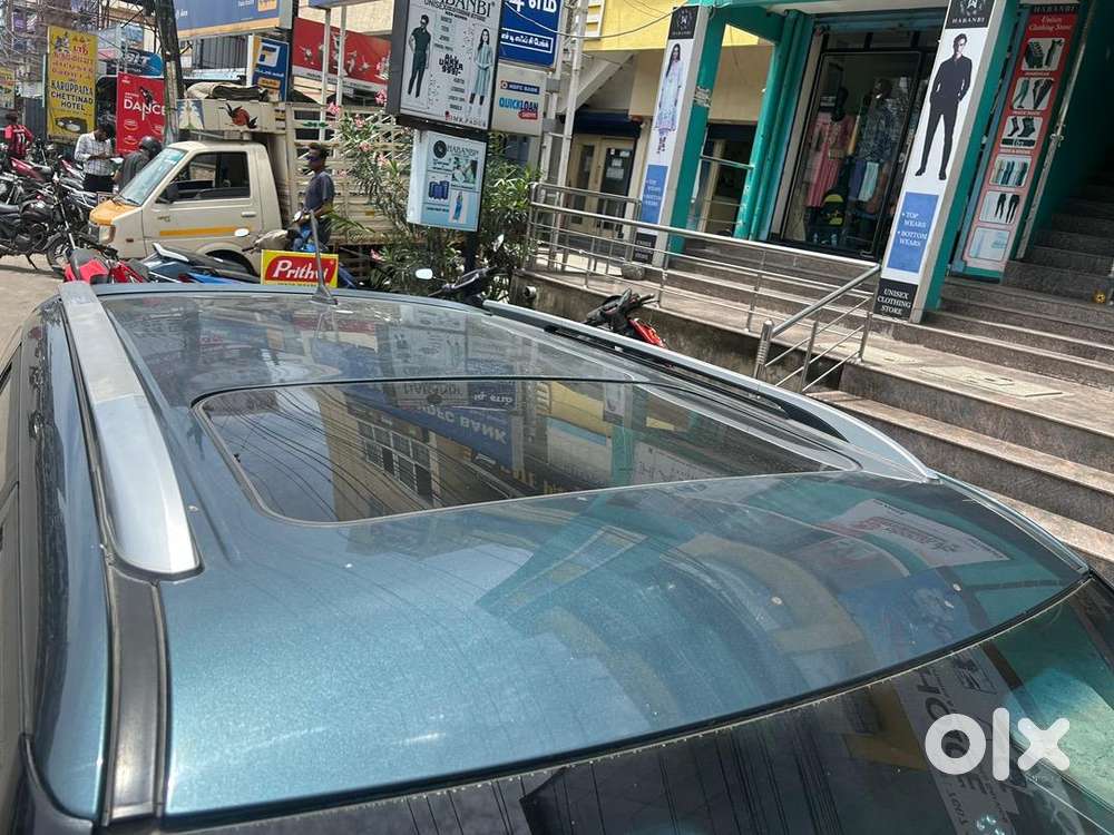 Mahindra Xuv300 Petrol Well Maintained
