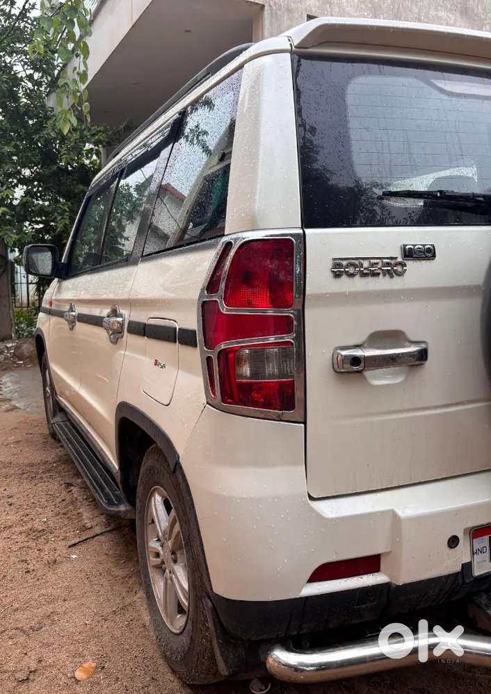 Mahindra Bolero Neo N10 (r) Diesel- 2021  Pearl White