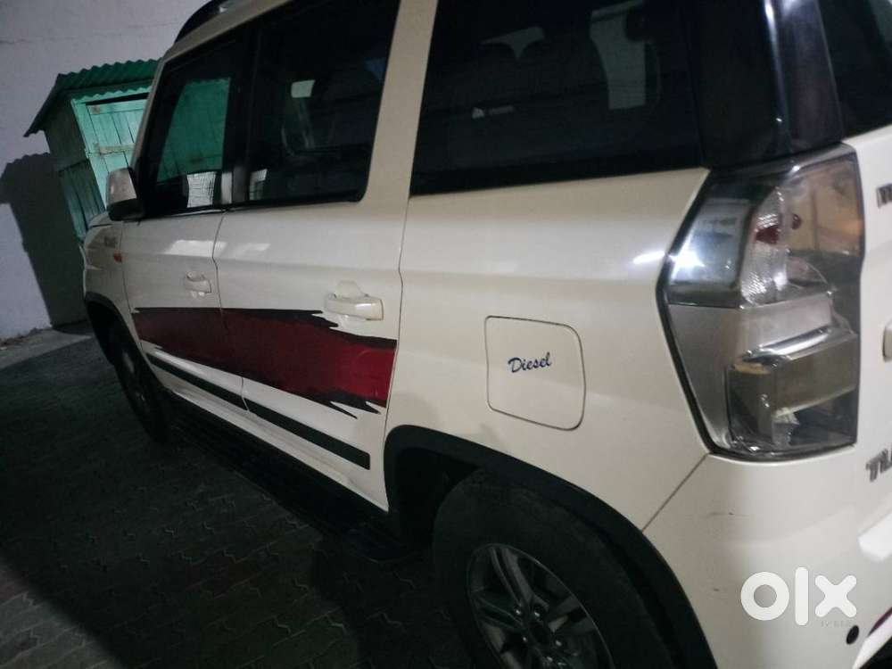 Mahindra Tuv 300 T10 2019