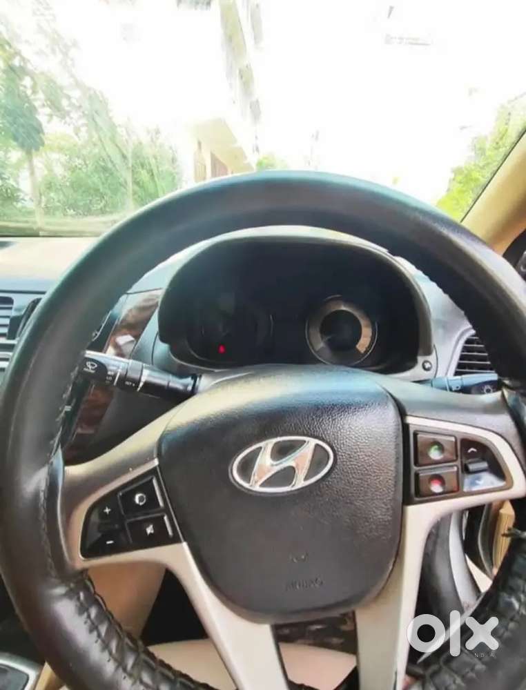 Hyundai Verna Crdi Sx 2012 Model
