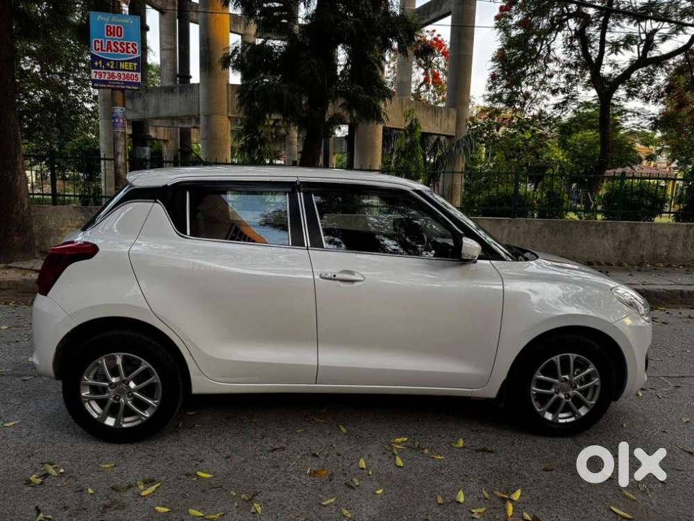 Maruti Suzuki Swift 1.3 Zxi, 2023, Petrol