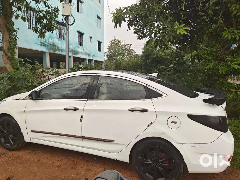Hyundai Verna Crdi 2013 Variant