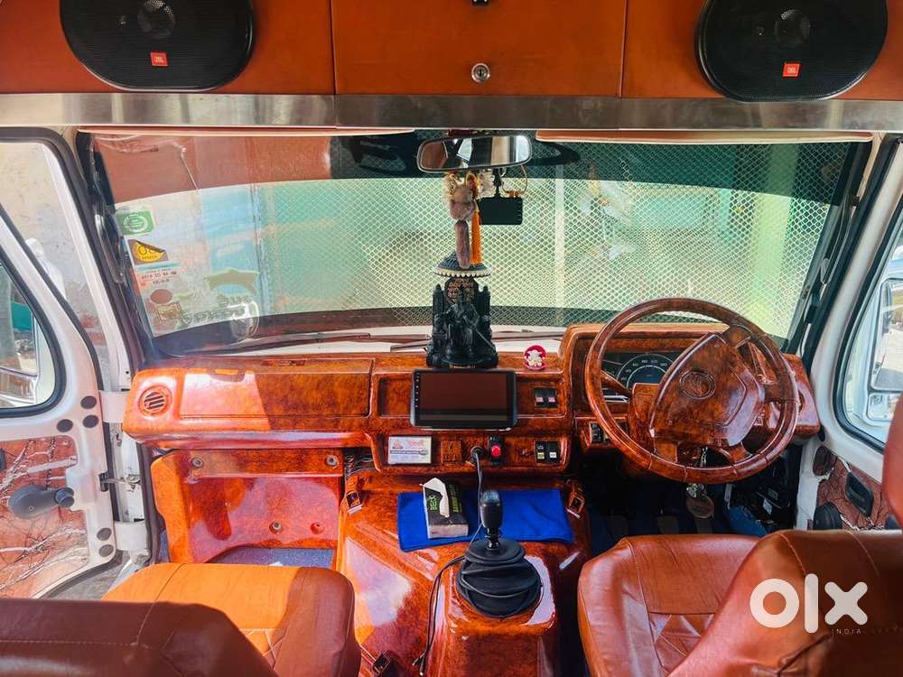 Force Motors Traveler 20 Seater 2024 Diesel 104000 Km Driven