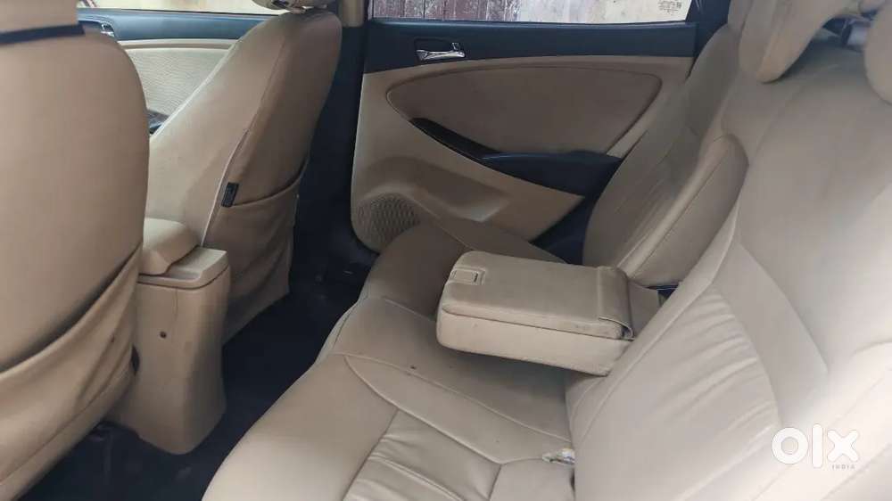 Hyundai Verna 2011 Fluidic Diesel Top-end Veriant