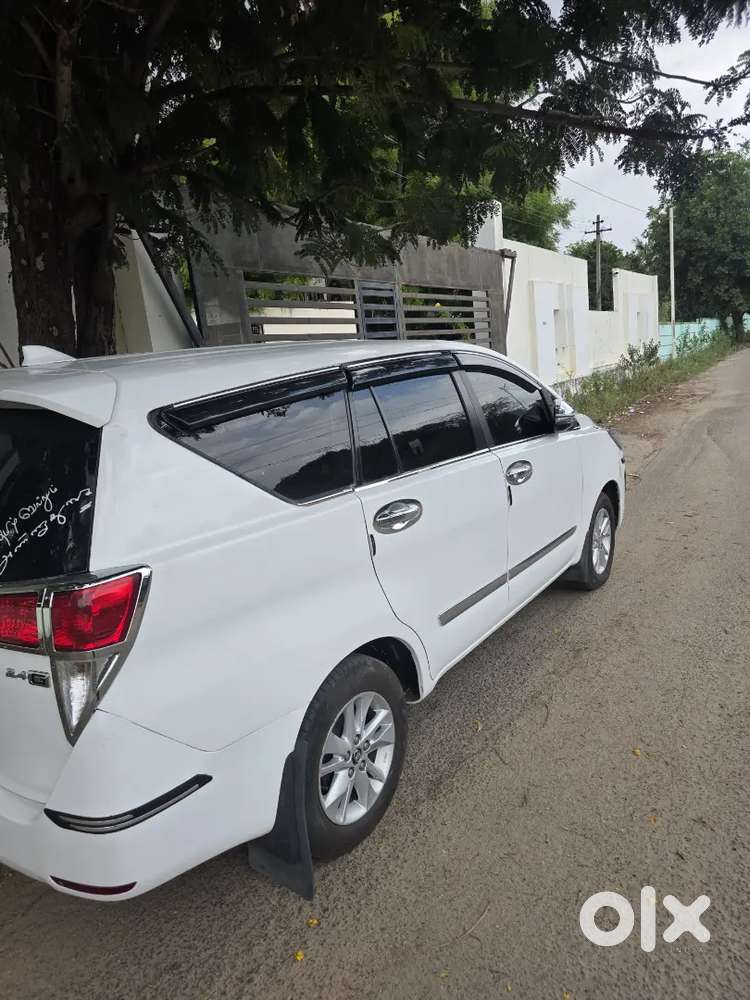 Toyota Innova Crysta 2.4 2017