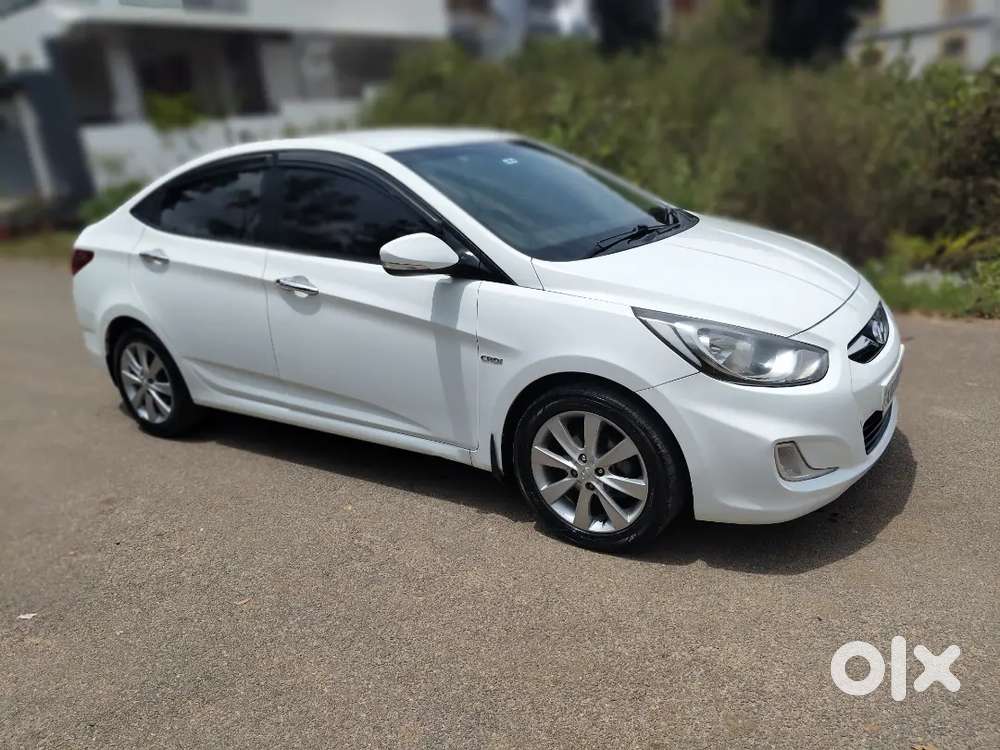 Hyundai Verna 1.6 SX CRDi 2013... Spinny & car 24 people plz dont cal.