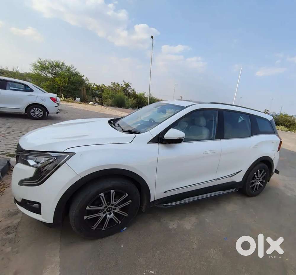 Mahindra Xuv700 2022 Diesel Showroom Condition.