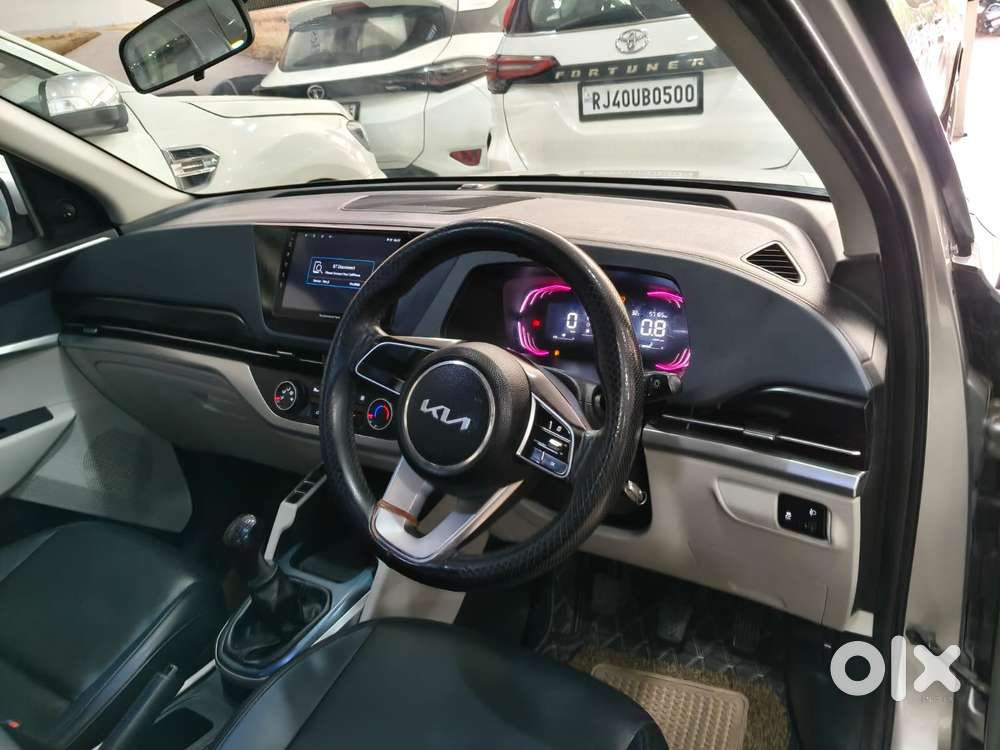 Kia Carens G 1.5 6mt Premium (o) 7-seater, 2023, Petrol
