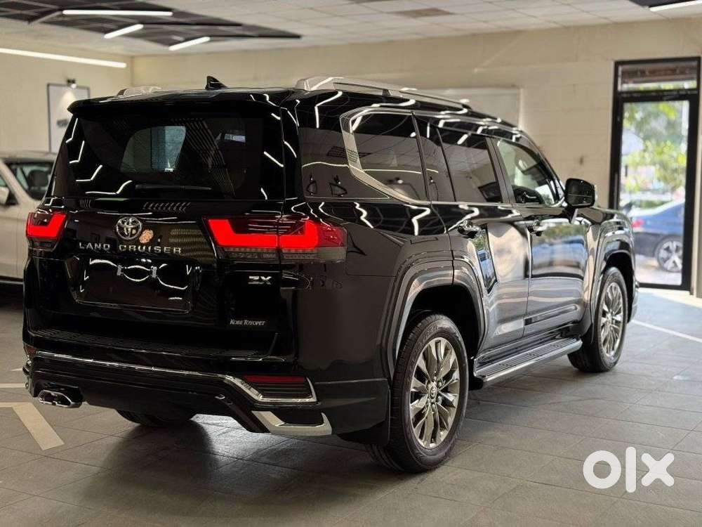 Toyota Land Cruiser Zx Petrol, 2025, Petrol