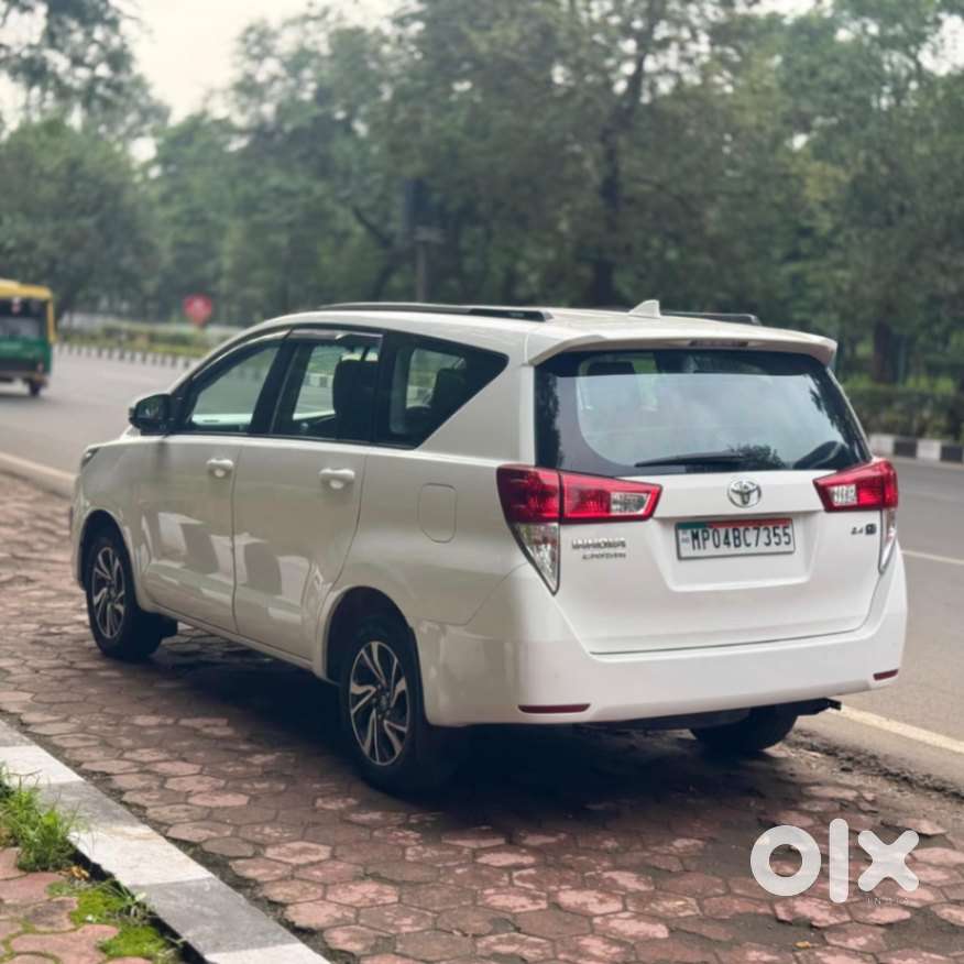 Toyota Innova Crysta 2.4 G Plus Mt 7 Str, 2021, Diesel