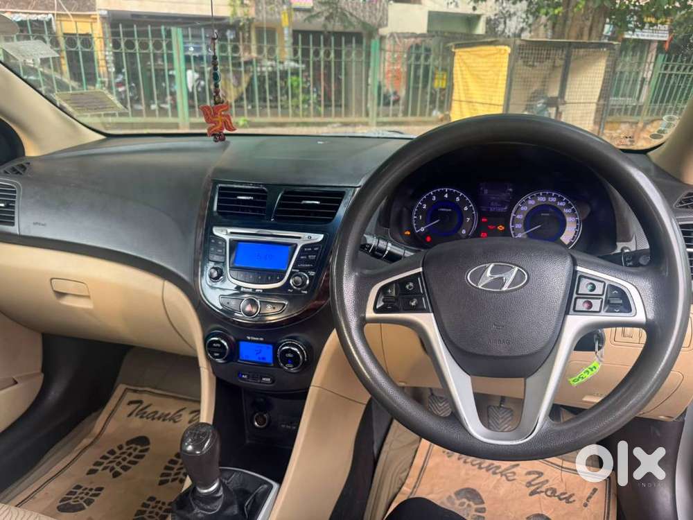 Hyundai Verna Fluidic Sx 1.6 Vtvt Petrol Car