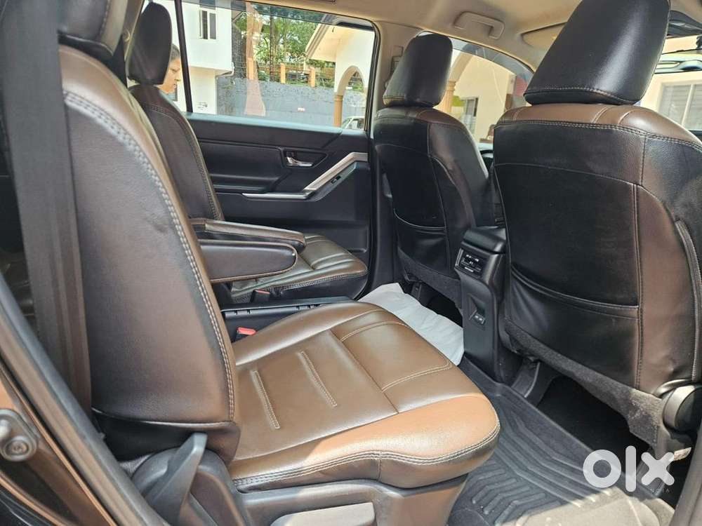 Toyota Innova Hycross 2023 Petrol 23400 Km Driven
