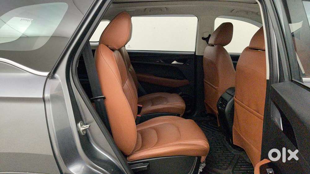 Mg Hector Plus 1.5 Sharp Turbo Cvt 6 Str, 2022, Petrol