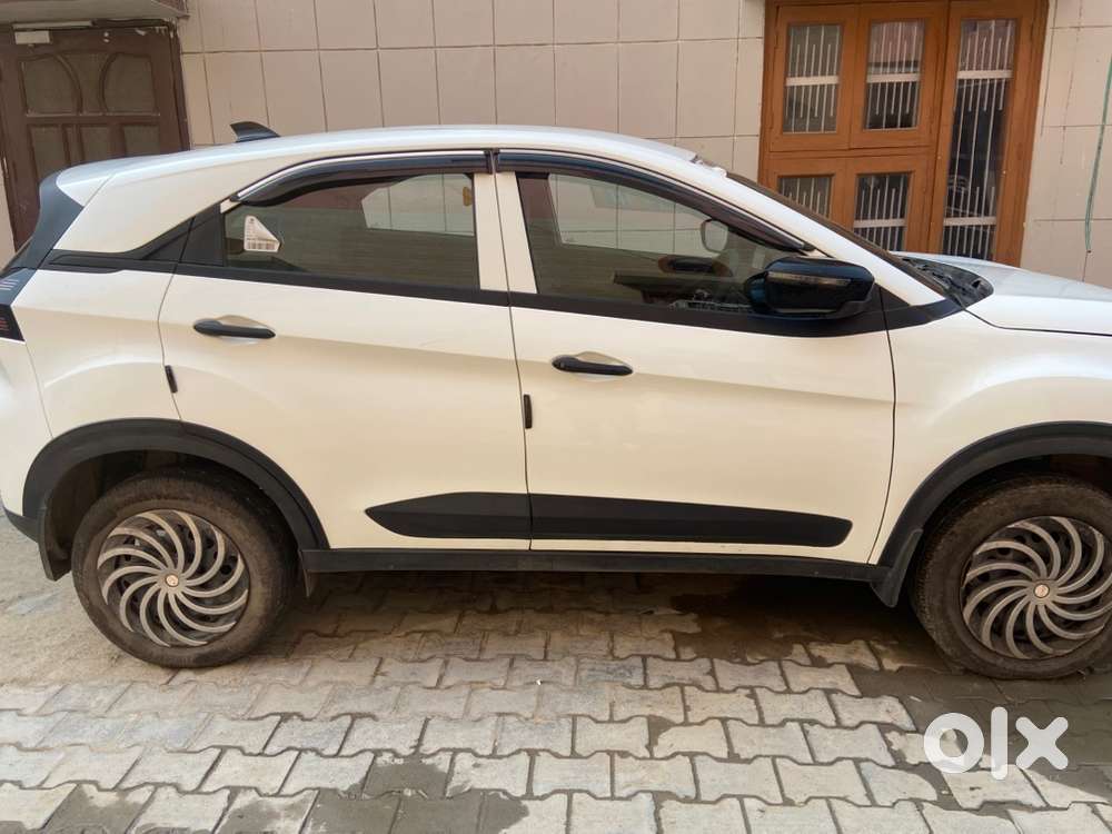 Tata Nexon 2024 Petrol Well Maintained