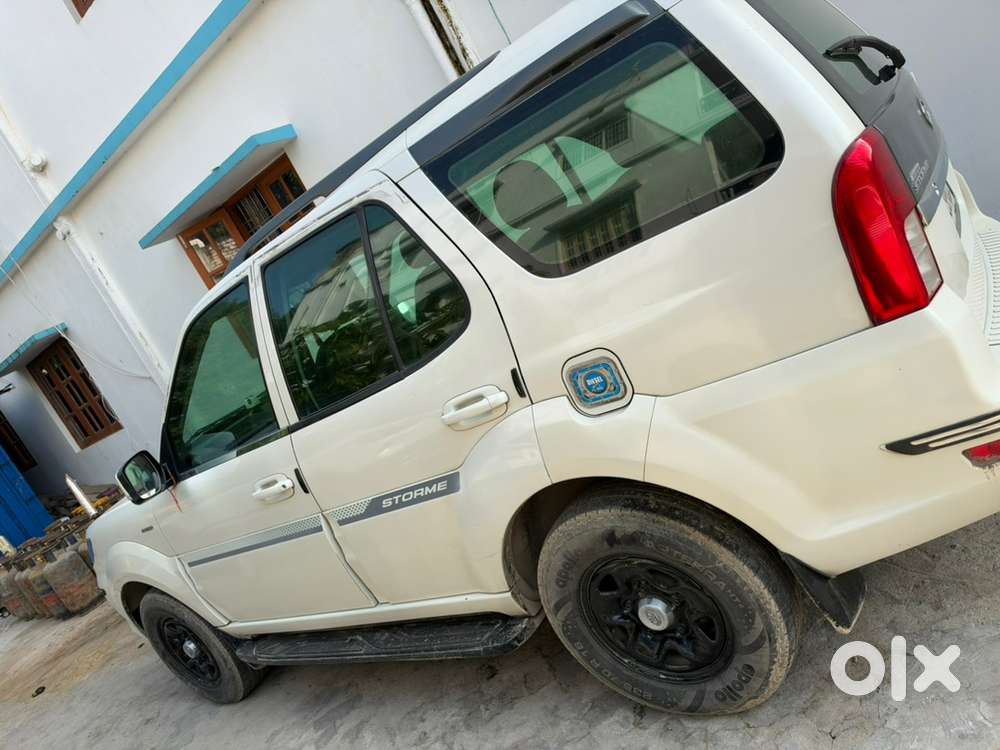 Tata Safari Storme 2017