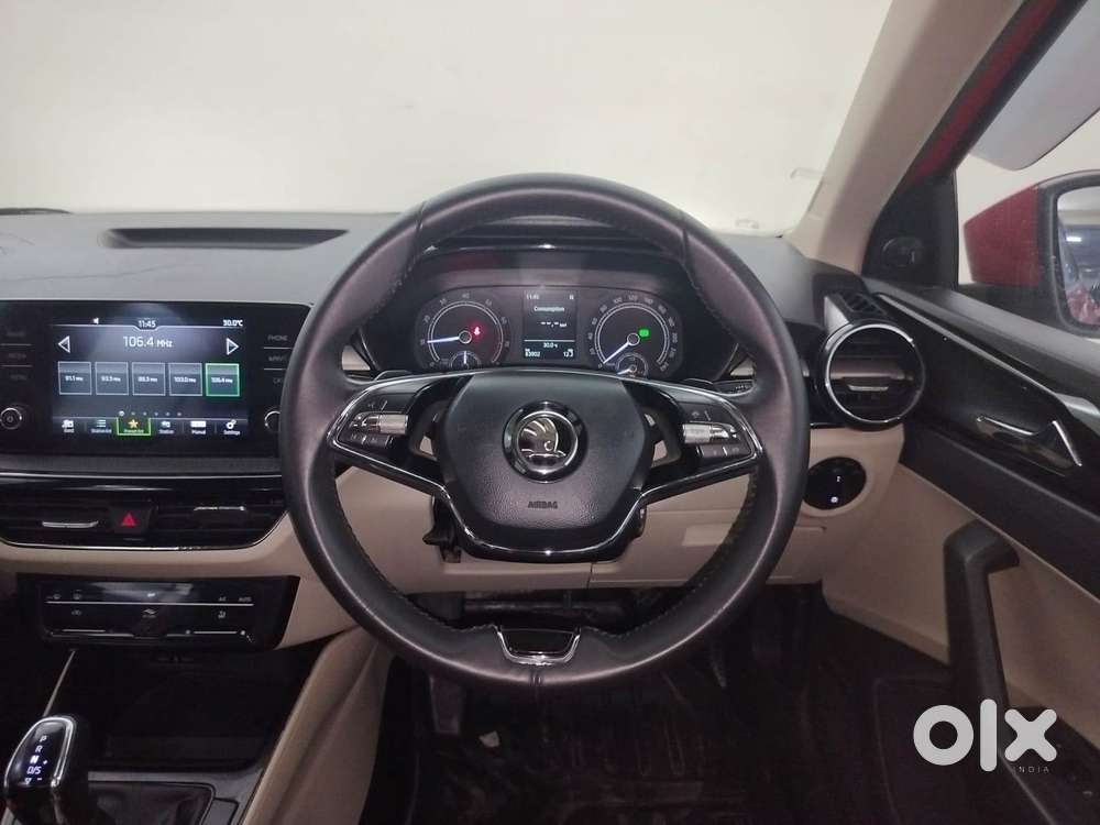 Skoda Slavia Ambition 1.0l Tsi At, 2022, Petrol