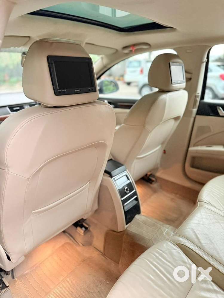 Skoda Superb 2012 Petrol 65000 Km Driven