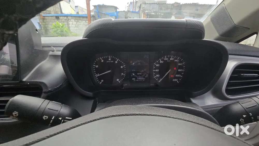 Tata Altroz Xe Petrol 2021