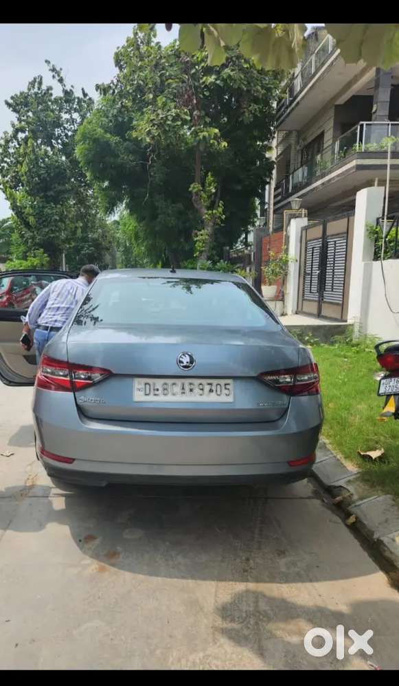 Skoda Superb 2017 Petrol 65000 Km Driven