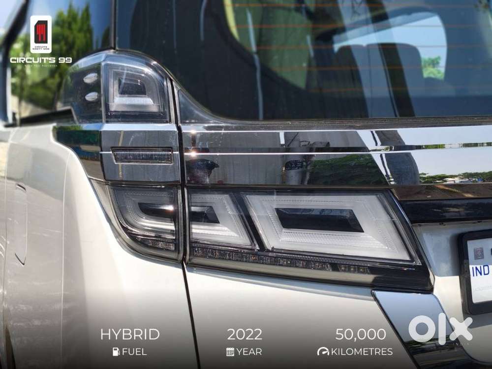 Toyota Vellfire 2.5 Executive Lounge, 2022, Cng & Hybrids