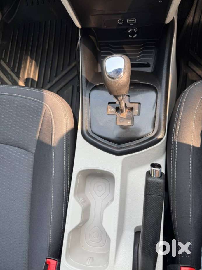 Mahindra Xuv300 1.2 W6 Amt Petrol, 2024, Petrol